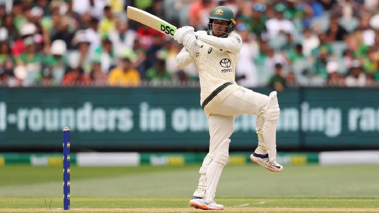 আবারও আলোচনায় খাজার জুতা, কী বার্তা নিয়ে নামলেন তিনি?