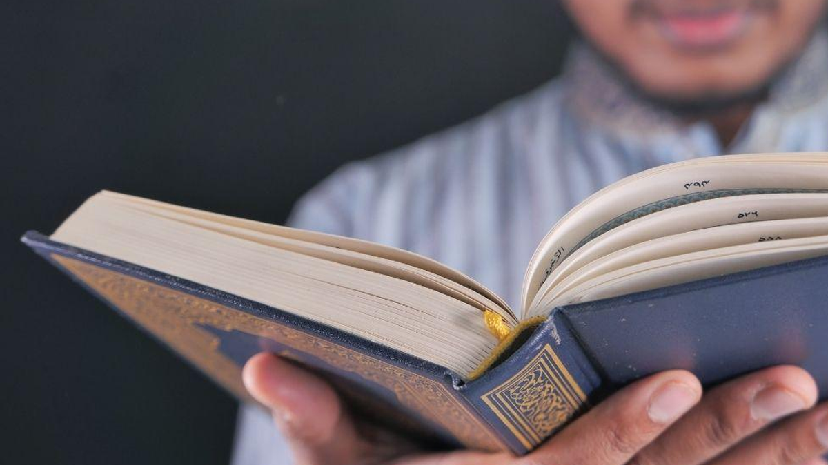 বাংলা উচ্চারণ দেখে কোরআন তিলাওয়াত করা যাবে?