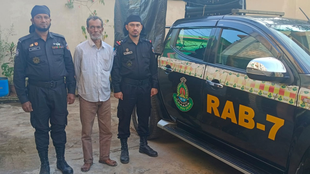 সৎ মাকে হত্যা, ২৫ বছর পালিয়ে বেড়ানোর পর গ্রেপ্তার