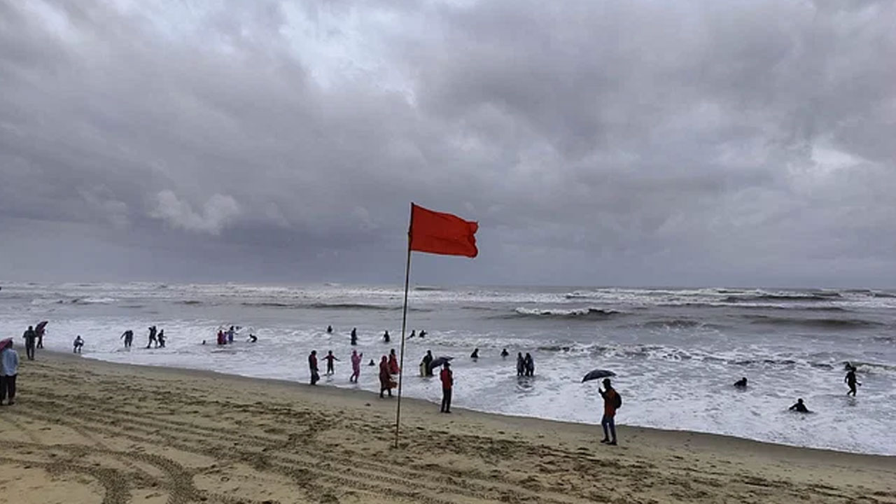 সমুদ্র বন্দরে ৩ নম্বর স্থানীয় সতর্ক সংকেত