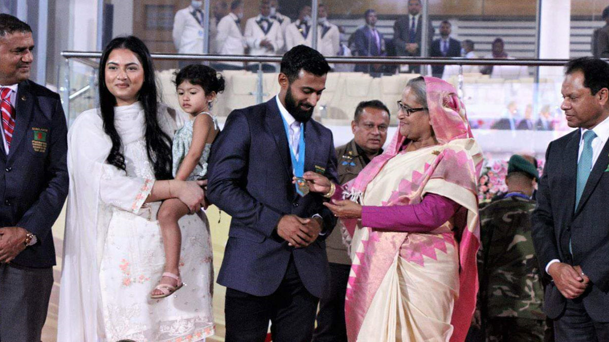 স্বর্ণজয়ী ইমরানকে সেনাবাহিনীর ১১ লাখ টাকা পুরস্কার