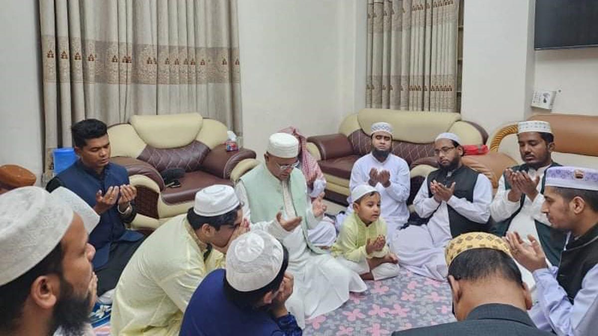 তথ্যমন্ত্রীর বাবা নুরুচ্ছফা তালুকদারের মৃত্যুবার্ষিকীতে দোয়া