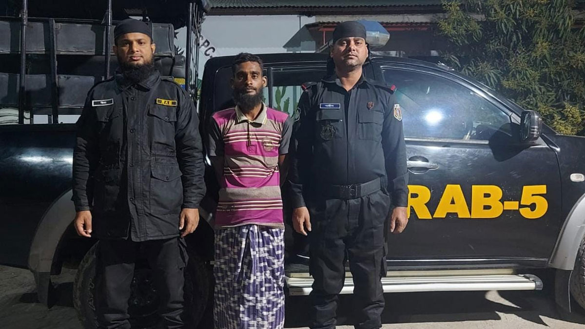 চাঁপাইনবাবগঞ্জে ৬১ লাখ টাকার হেরোইনসহ মাদক ব্যবসায়ী আটক