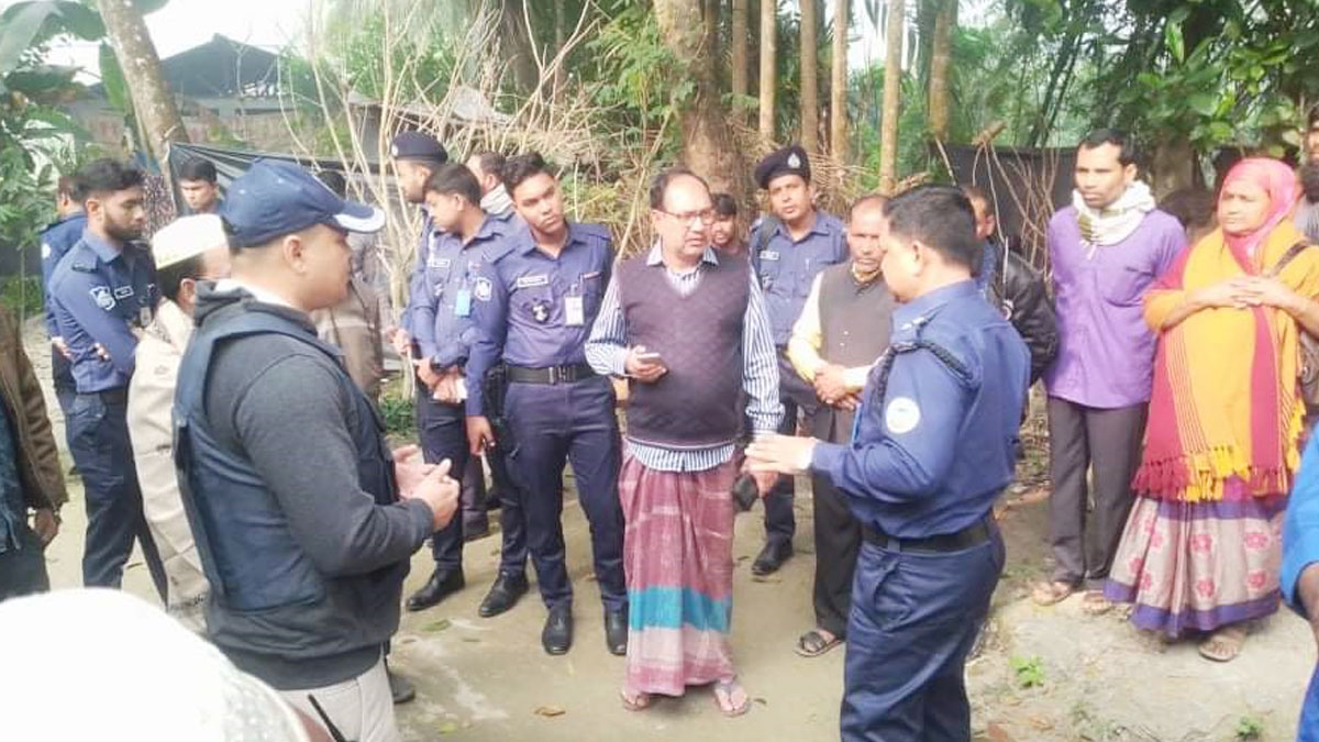 সাবেক ইউপি সদস্যের বাড়িতে মা-পুত্রবধূর মরদেহ, ছেলে পুলিশ হেফাজতে