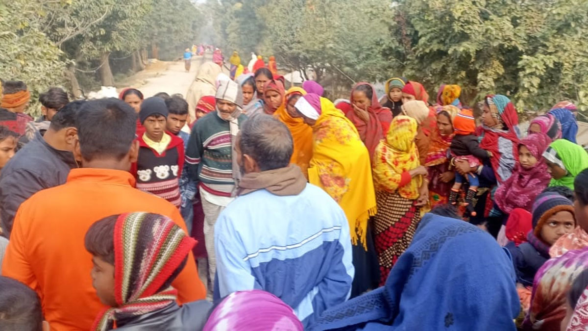 রেললাইনে পড়ে ছিল পলিথিনে মোড়ানো নবজাতকের মরদেহ