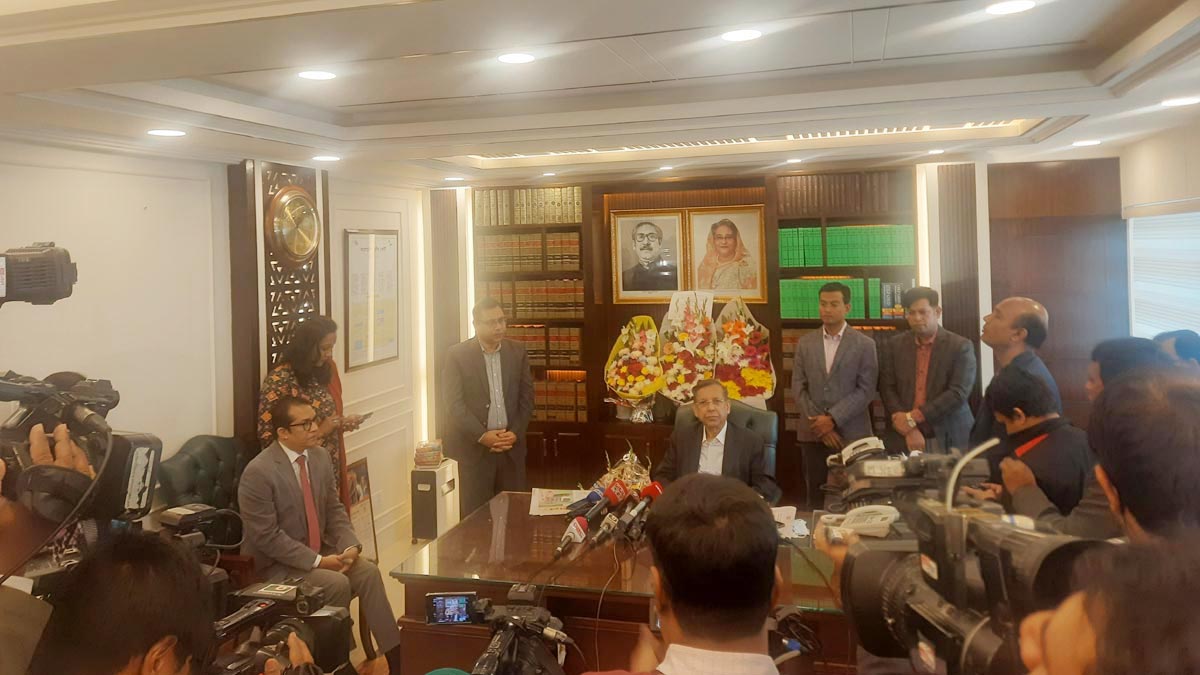 কেউ বিশৃঙ্খলার চেষ্টা করলে প্রশ্রয় দেওয়া হবে না : আইনমন্ত্রী