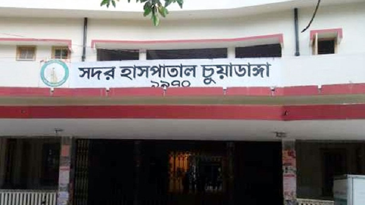 নারীসহ ৩ জনকে কুপিয়ে জখম, যুবলীগ নেতার বাড়ি ভাঙচুর
