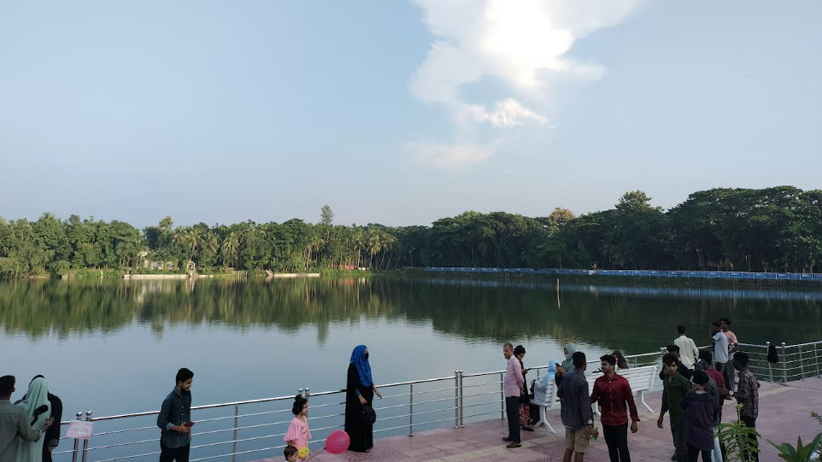 ২৪৮ বছরের রহস্যে ঘেরা খোয়াসাগর দিঘি এখন বিনোদন কেন্দ্র