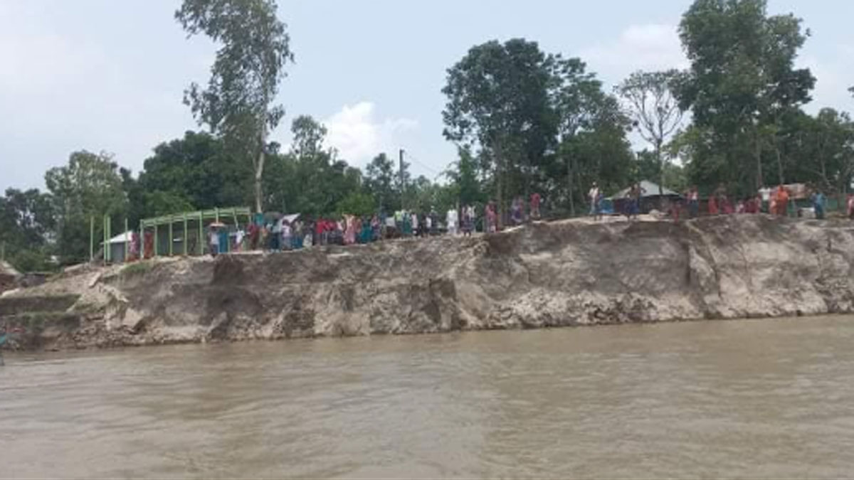 অসময়ে নদী ভাঙনে হুমকির মুখে ৬ শিক্ষাপ্রতিষ্ঠান