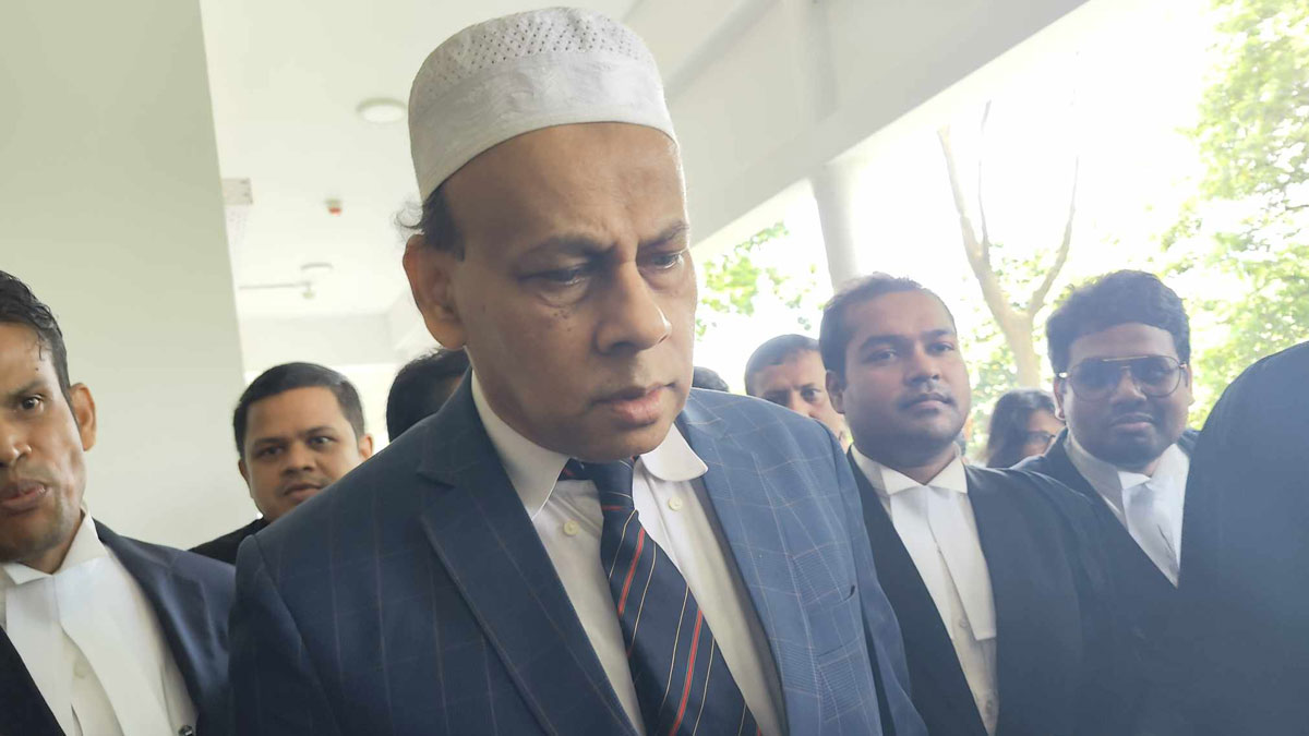 মজা নিয়েন না, সাংবাদিকদের ওপর চটে গেলেন কক্সবাজারের জেলা জজ