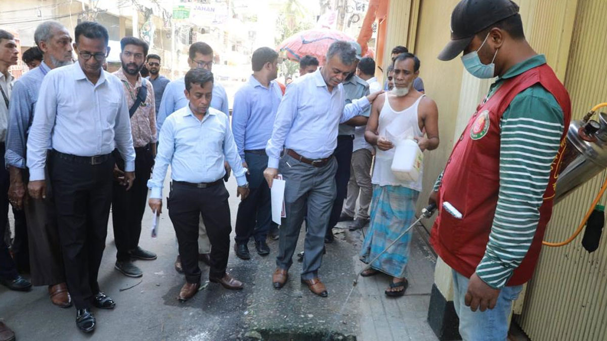 ডিএসসিসির মশকবিরোধী অভিযানে লাখ টাকা জরিমানা