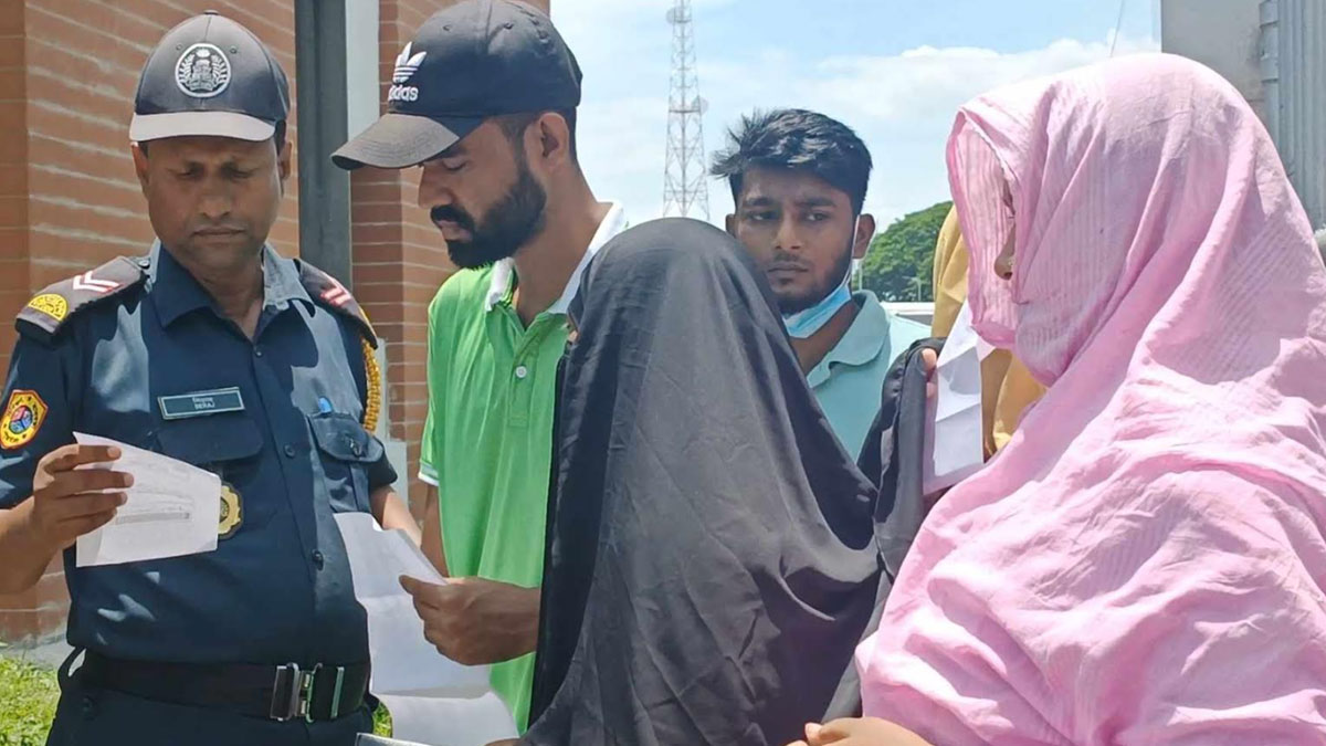 মৃত্যুদণ্ডপ্রাপ্ত আসামির সঙ্গে শেষ দেখা করতে কারাগারে স্বজনরা