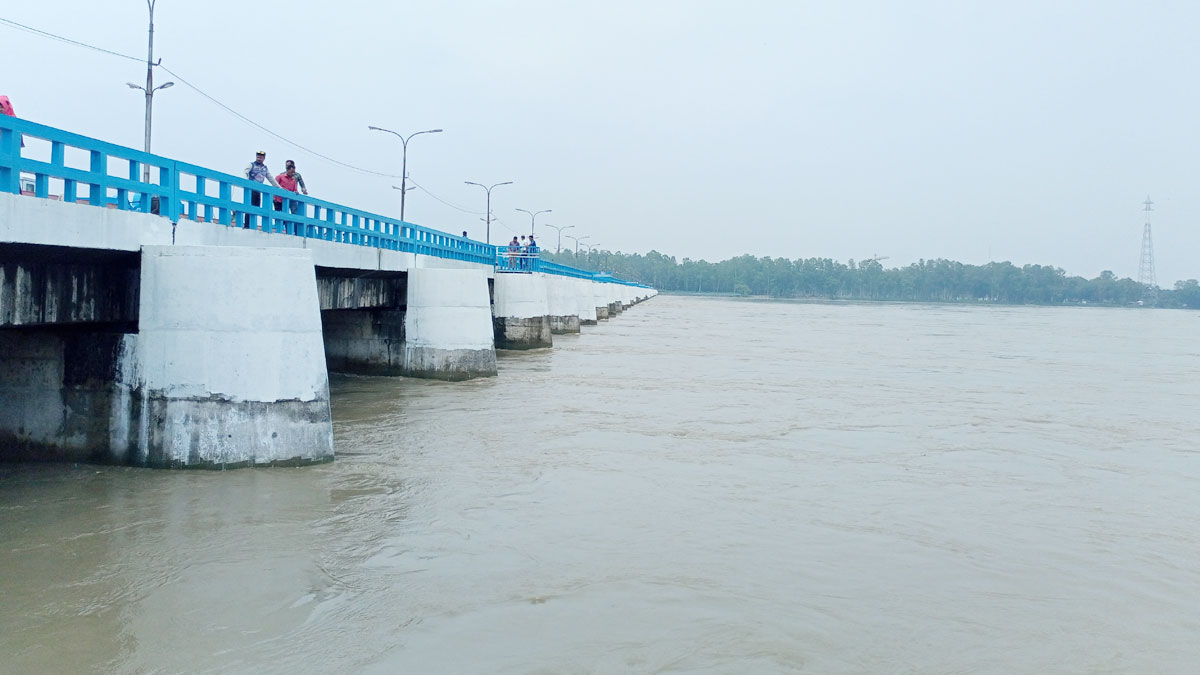 তিস্তার পানি বিপৎসীমার ওপরে
