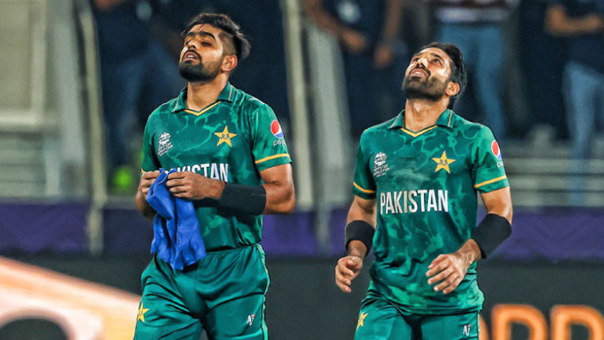 একাধিক দাবিতে কেন্দ্রীয় চুক্তিতে সই করছেন না বাবর-রিজওয়ানরা