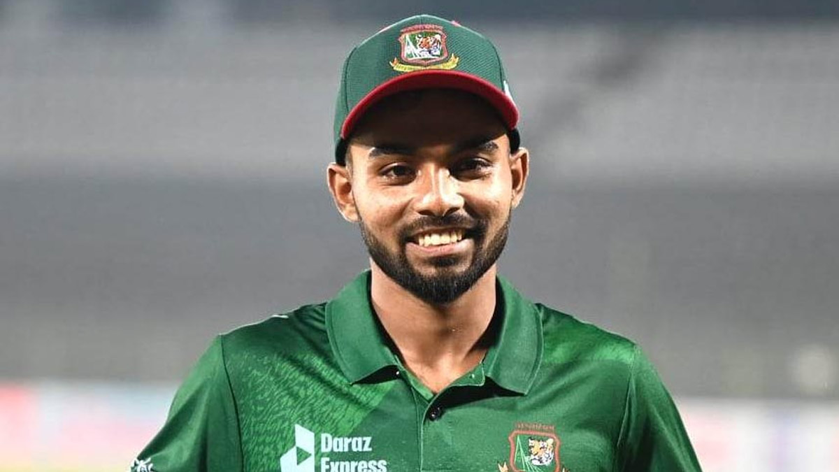 ড্রেসিংরুমের পরিবেশ নিয়ে খুশি হৃদয়