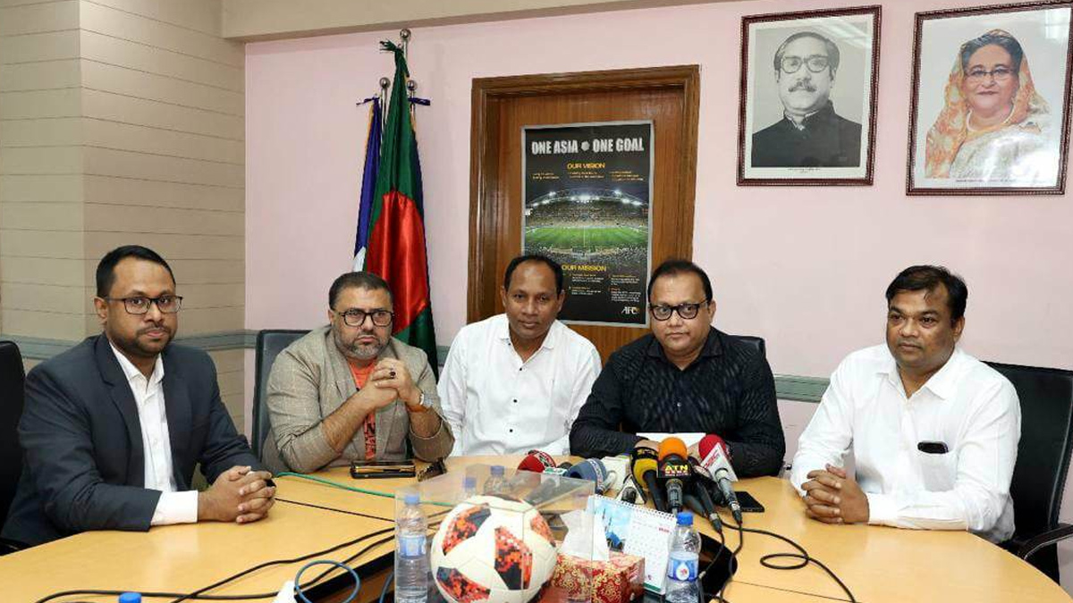 আবারও মন্ত্রণালয়ের কোর্টে বল ঠেলছে বাফুফে