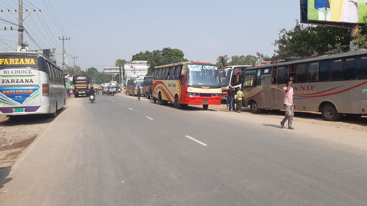 নওগাঁর বাস ধর্মঘট প্রত্যাহার