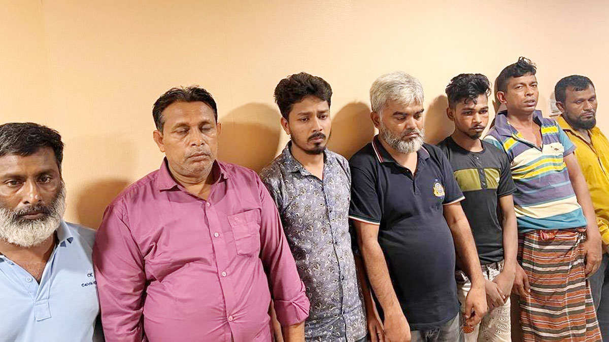 মালিক প্রবাসে : এই সুযোগে ২ কোটি টাকার কাপড় চুরি