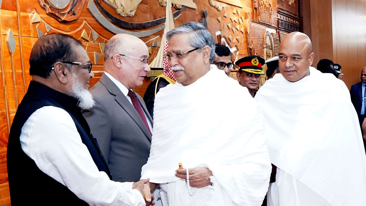 হজ পালনে সৌদির উদ্দেশে রাষ্ট্রপতির ঢাকা ত্যাগ