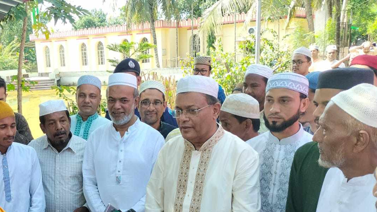 ঈদের দিনে যে দোয়া করলেন তথ্যমন্ত্রী