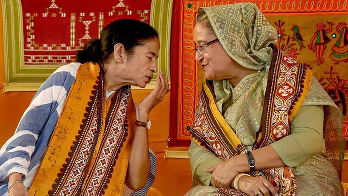 মমতাকে আম পাঠালেন শেখ হাসিনা