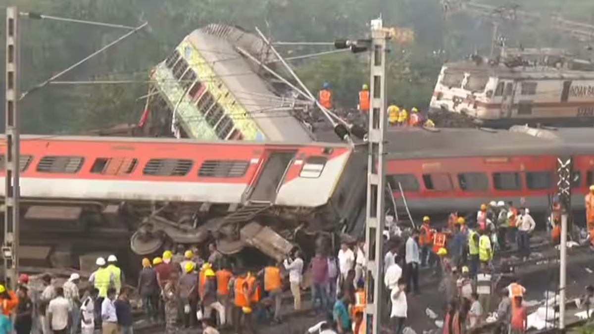 ছবিতে ভারতের ভয়াবহ রেল দুর্ঘটনা