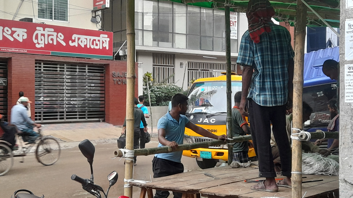 প্রস্তুত হচ্ছে কমলাপুর পশুর হাট, বেচাকেনা শুরু শুক্রবার