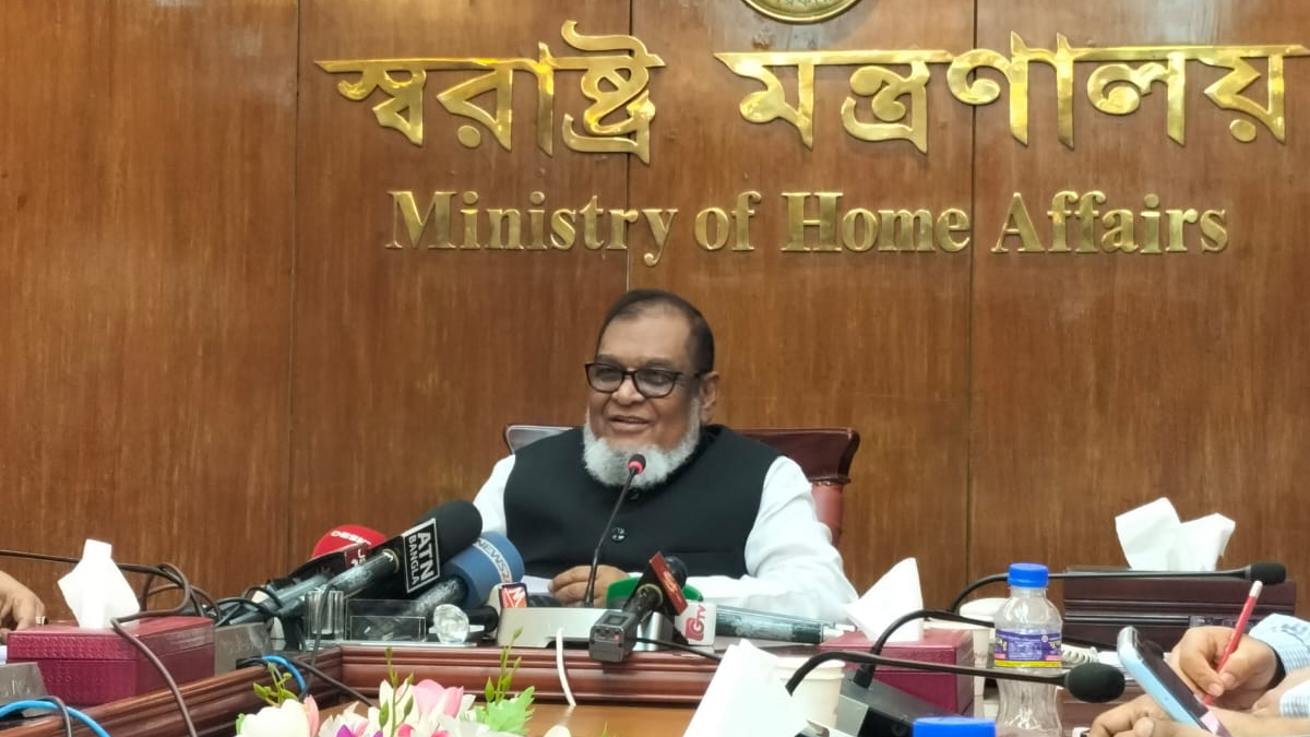 রোহিঙ্গারা আইনশৃঙ্খলার জন্য খুবই হুমকিস্বরূপ : মুক্তিযুদ্ধমন্ত্রী