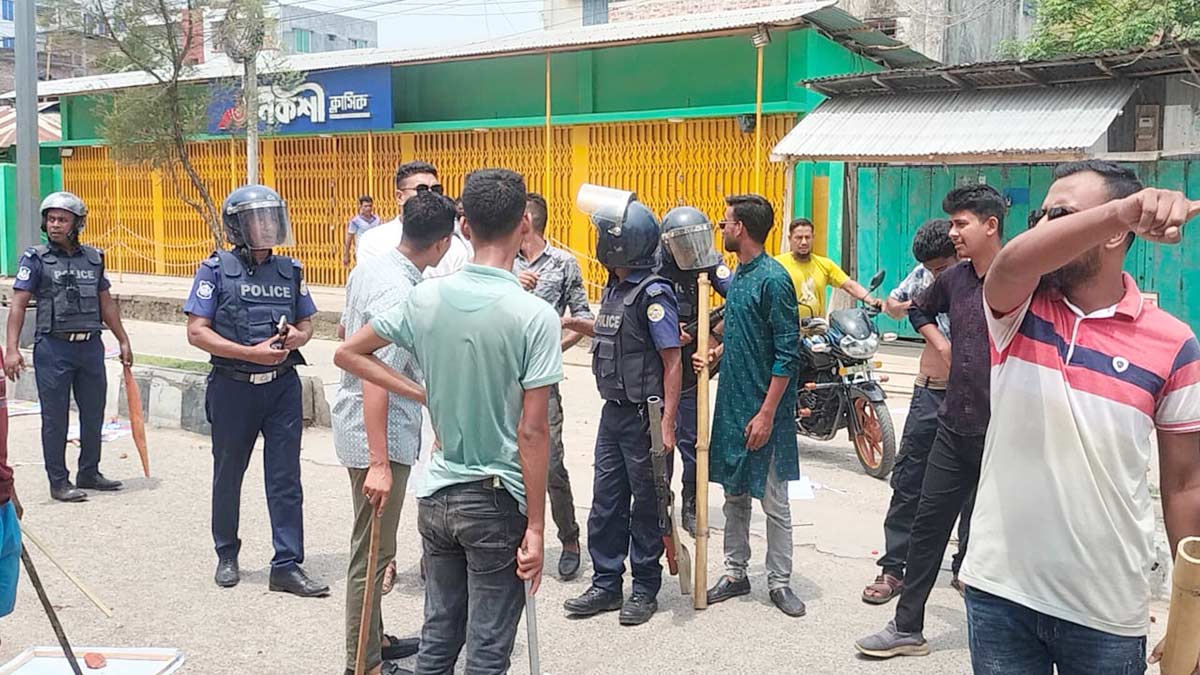 আ. লীগের ২৪১ নেতাকর্মীর নামে বিএনপি কার্যালয়ের কেয়ারটেকারের মামলা