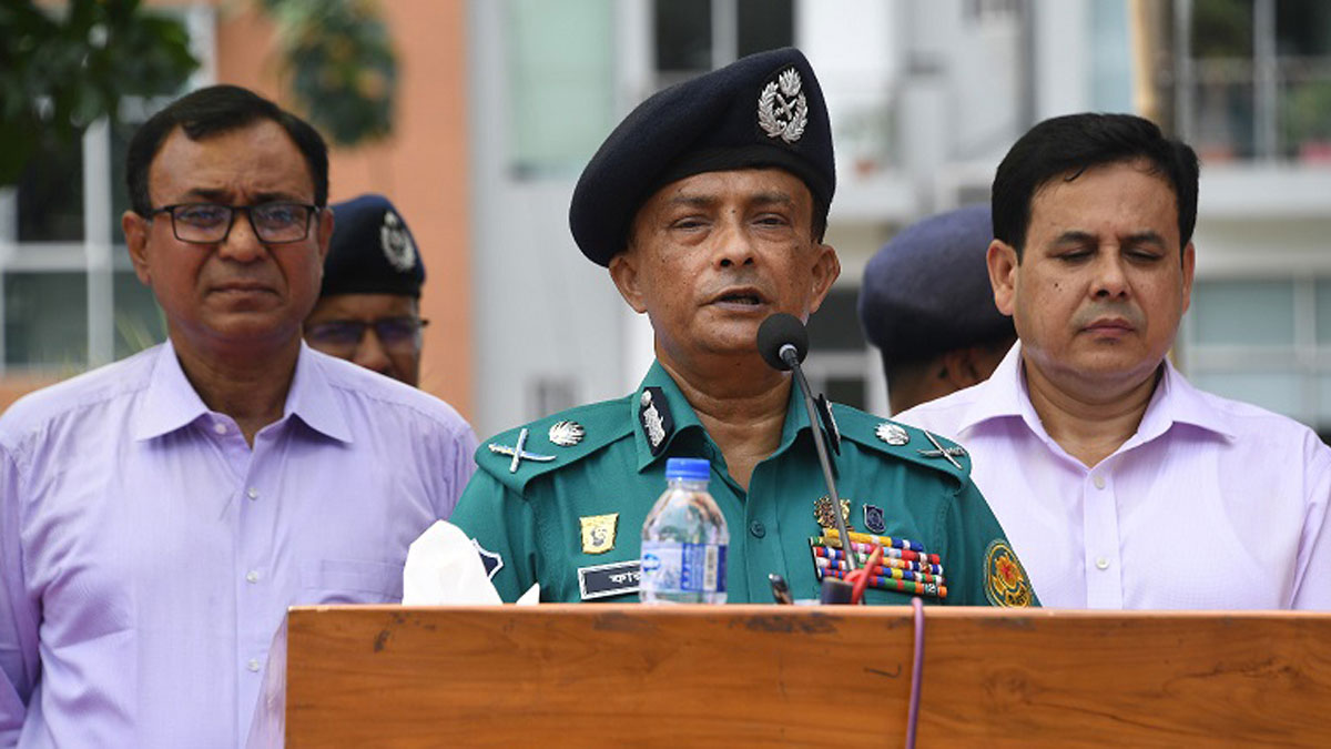 ‘নাগরিকরা জানে ডিবি দেশ-বিদেশ থেকে আসামি গ্রেপ্তার করে নিয়ে আসে’