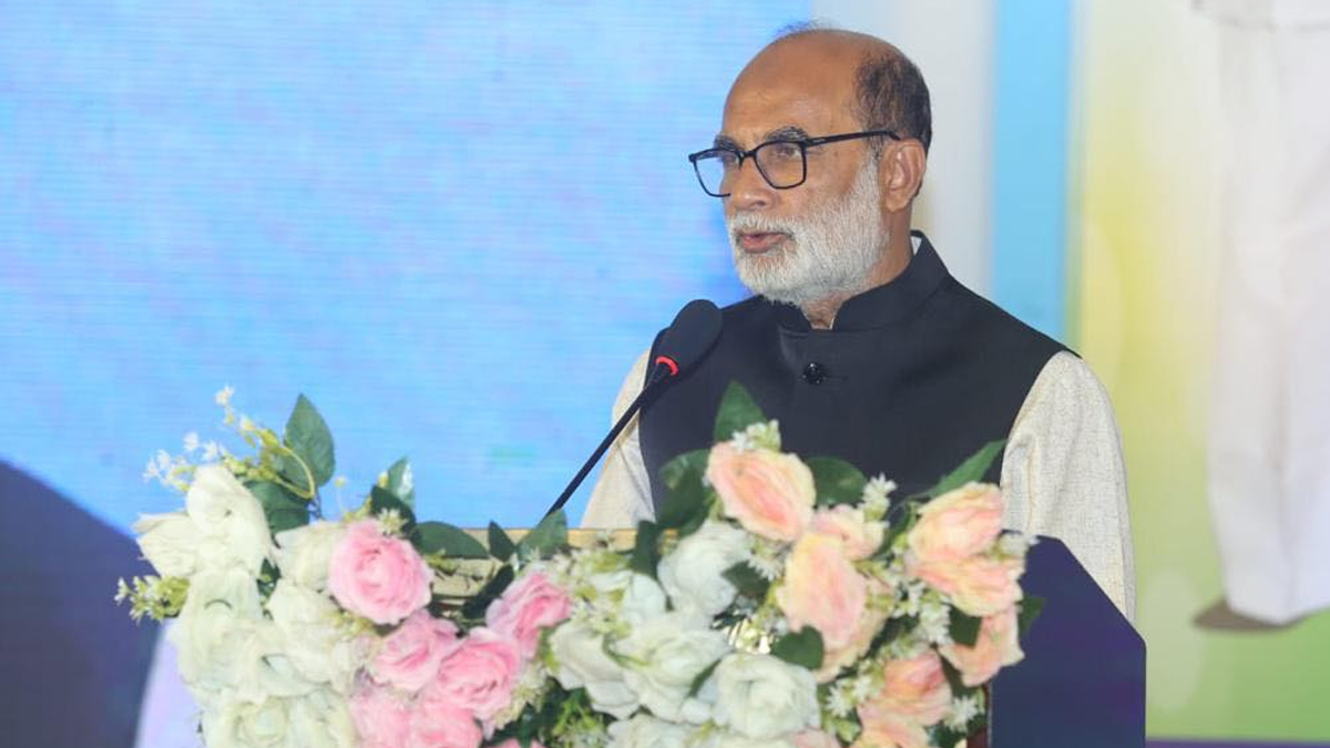 দেশীয় প্রজাতির মাছ রক্ষায় সম্মিলিতভাবে কাজ করার বিকল্প নেই