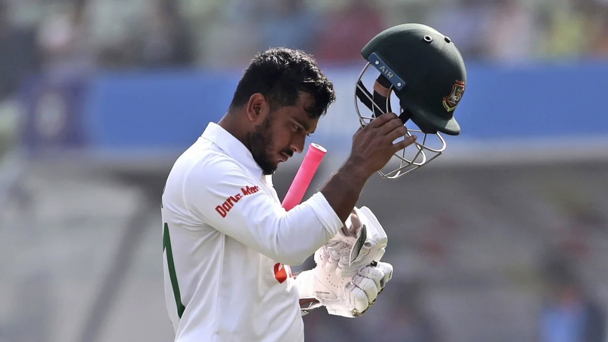 রান আউটে ফিরলেন জাকির