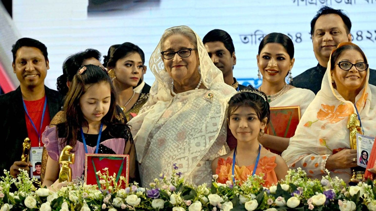 ভালো শিশু চলচ্চিত্র নির্মাণের আহ্বান শেখ হাসিনার