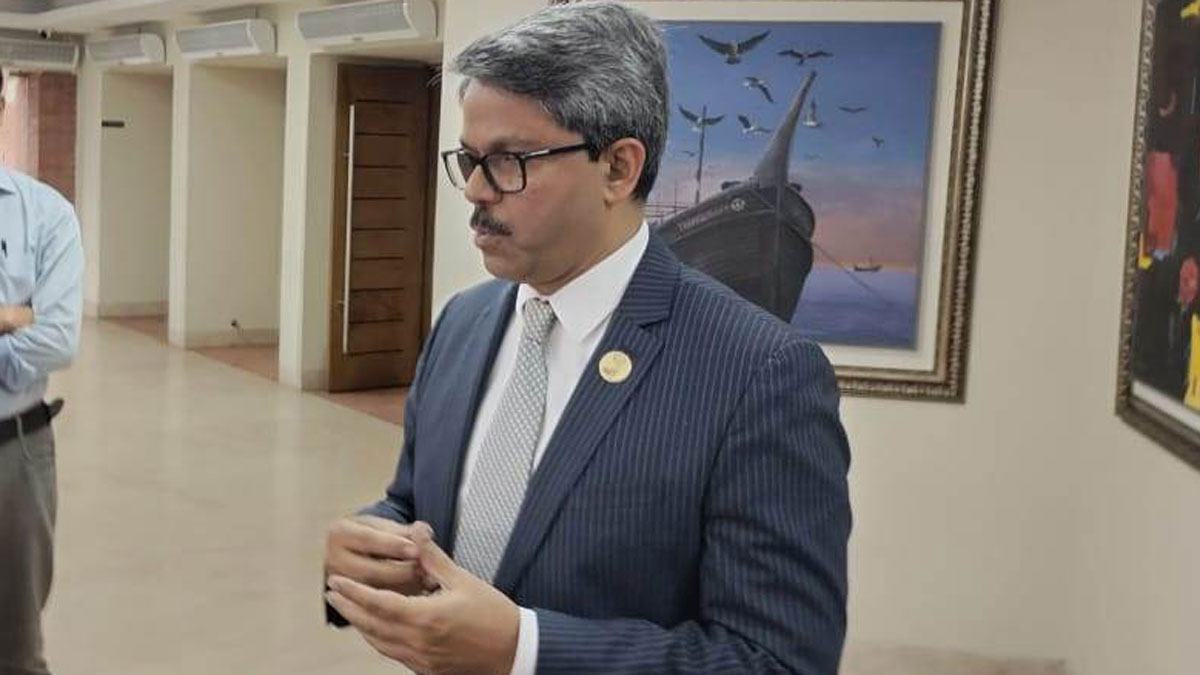 পাকিস্তানের পক্ষ নেওয়া অনেকের অবস্থানগত পরিবর্তন হয়েছে