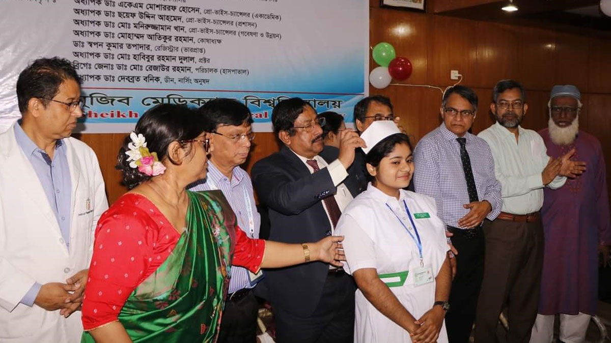 রোগীদের নিজ হাতে ওষুধ খাইয়ে দিতে নার্সদের প্রতি আহ্বান