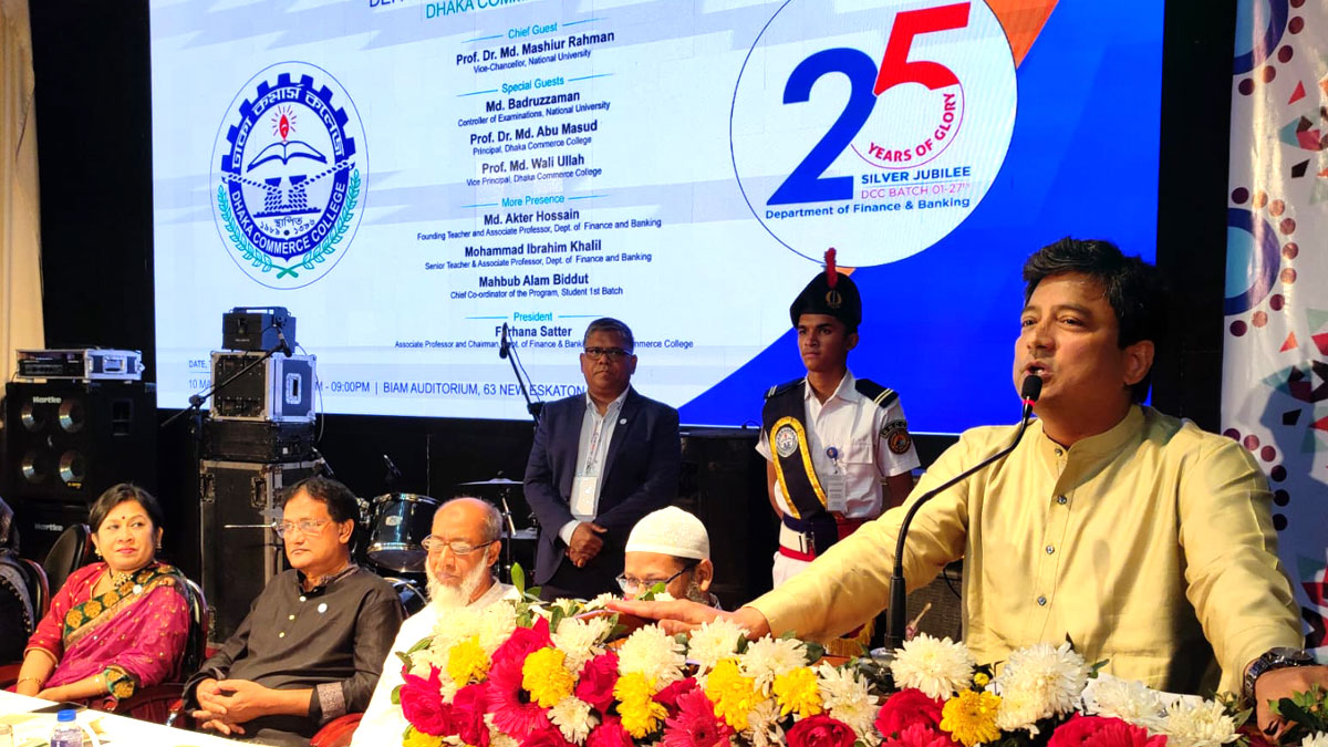 শিক্ষকরা এখনো সংকটে সঠিক পথ নির্দেশনার আদর্শ মানুষ