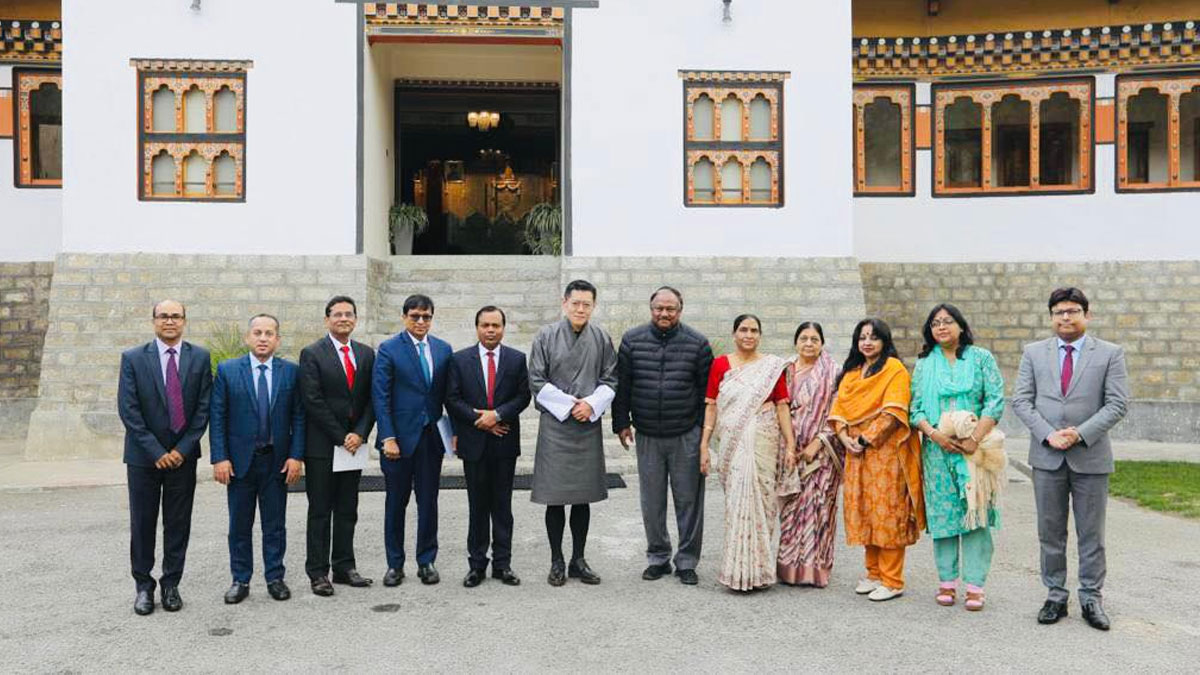 ভুটানের রাজার সঙ্গে বাণিজ্যমন্ত্রীর সৌজন্য সাক্ষাৎ