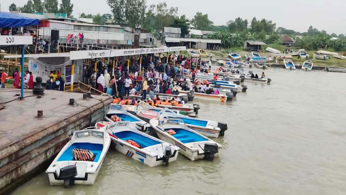 ঢাকাসহ ১৪ অঞ্চলের নদীবন্দরে সতর্কতা