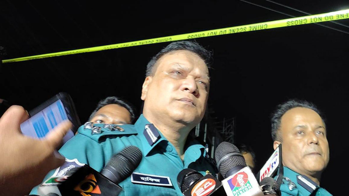 বিস্ফোরণ হওয়া ভবনে গ্যাসের গন্ধ পাওয়া গেছে : ডিএমপি