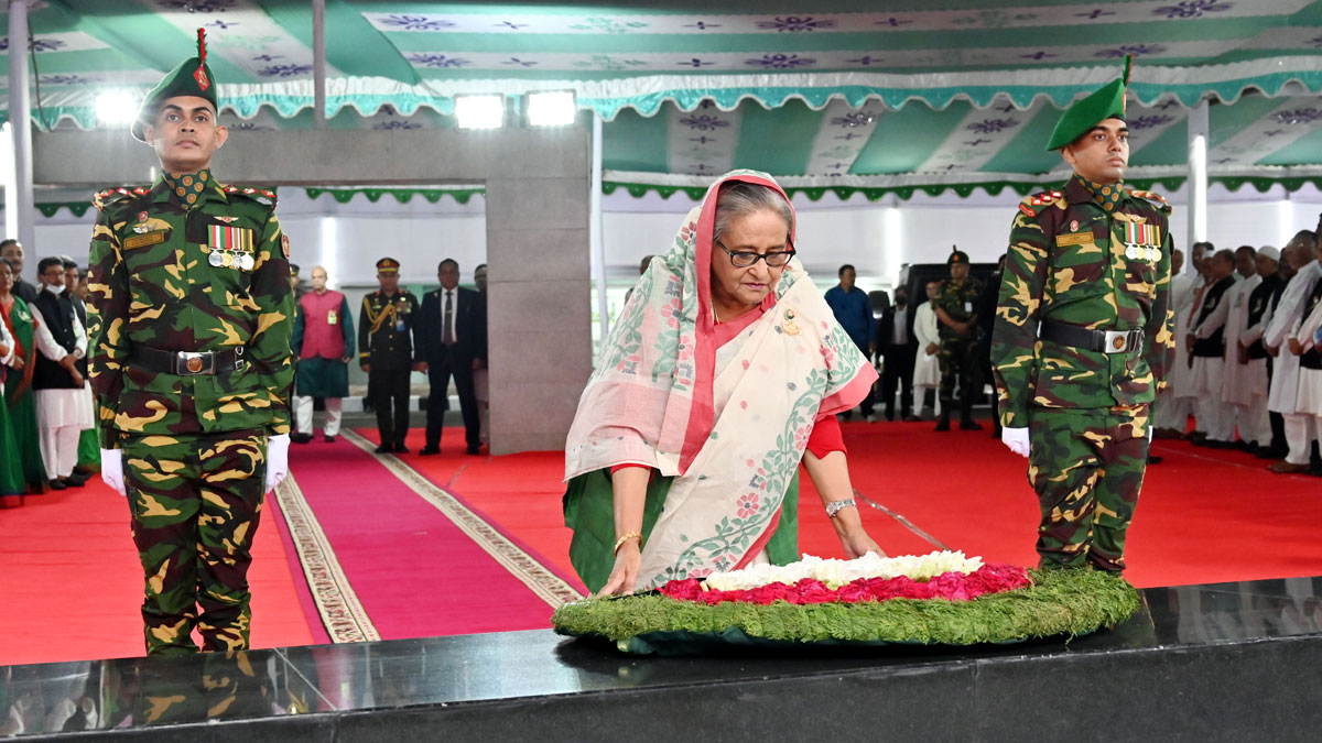 স্বাধীনতা দিবসে বঙ্গবন্ধুর প্রতি প্রধানমন্ত্রীর শ্রদ্ধা