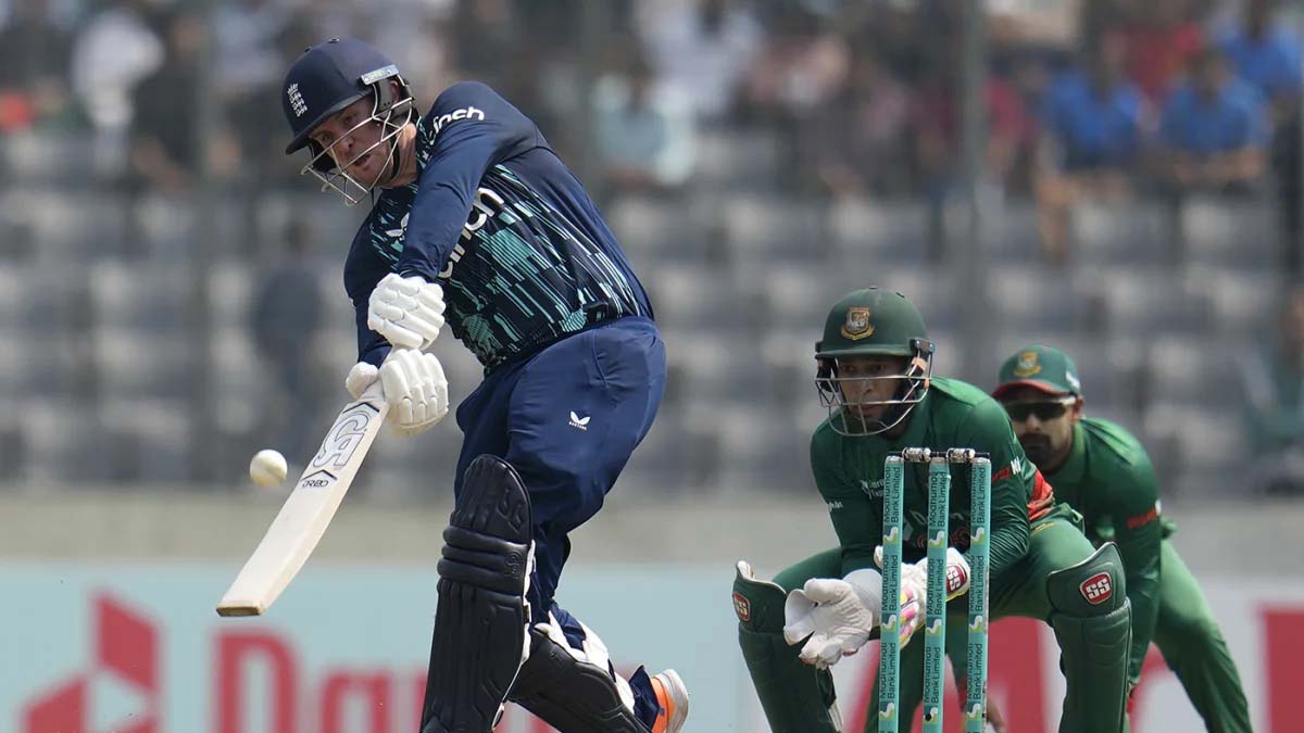 সেঞ্চুরিয়ান রয়ের ব্যাটে সওয়ার ইংল্যান্ড