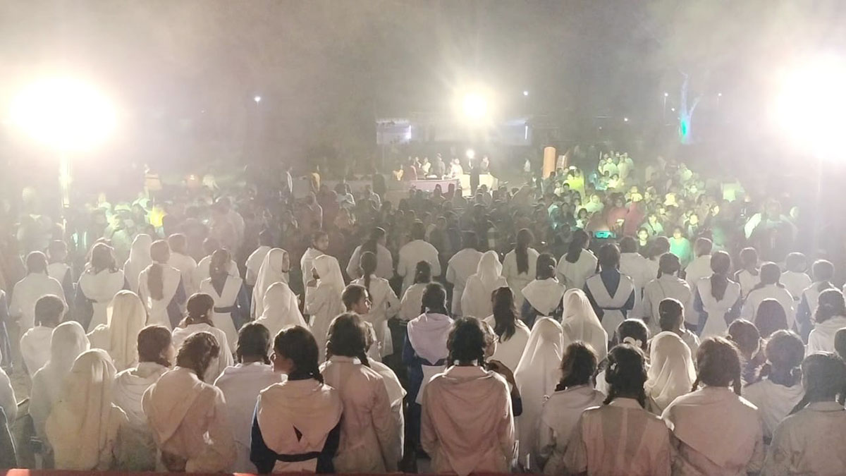 অবশেষে এলেন জিএম কাদের, আড়াই ঘণ্টা দাঁড়িয়ে ছিল ১০৩ শিক্ষার্থী