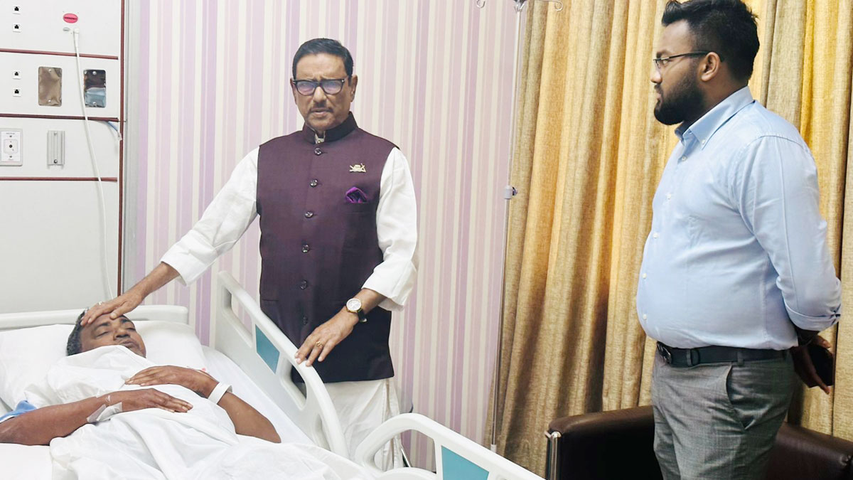 অসুস্থ কাদের মির্জাকে দেখতে হাসপাতালে ওবায়দুল কাদের