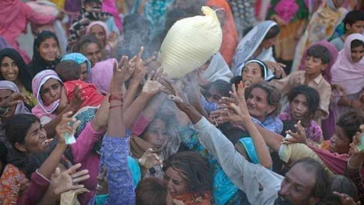 পাকিস্তানে বিনামূল্যে আটা নিতে গিয়ে নিহত ২, আহত আরও ৫৬