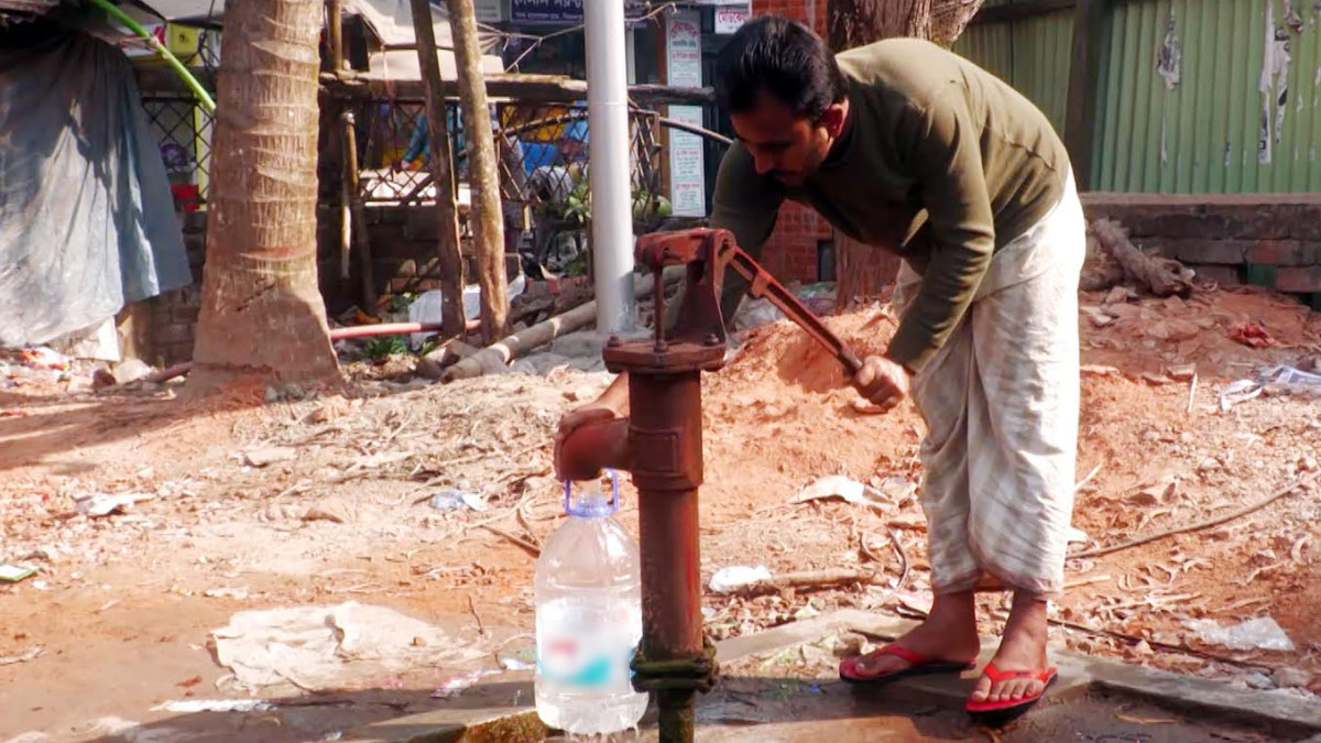 পানির অপর নাম যখন ‘ঝুঁকি’   