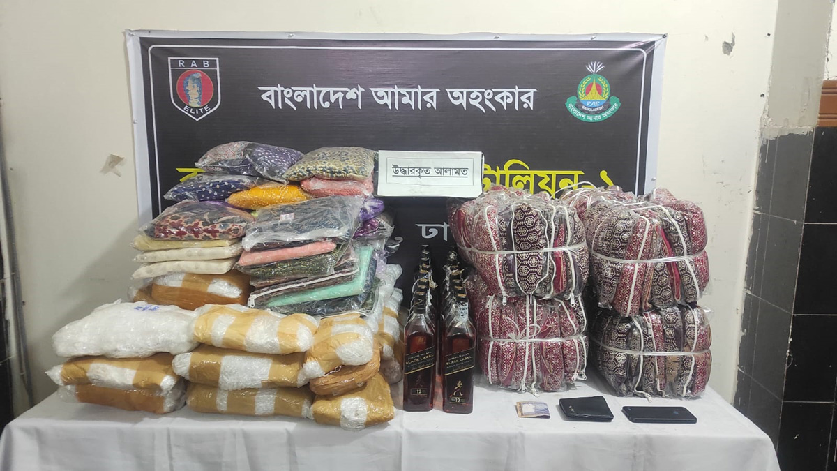 বিদেশি মদ-চোরাই পণ্যসহ উত্তরায় দুজন আটক