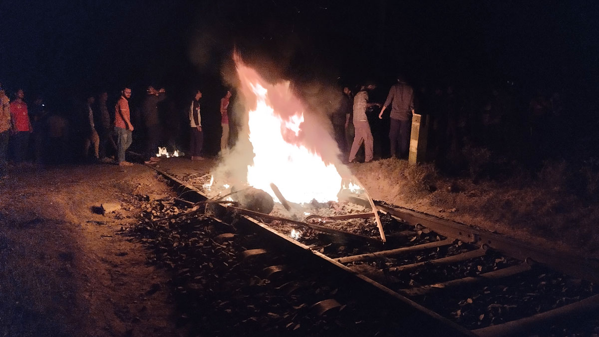 রাবিতে সংঘর্ষ, রেলওয়ের মামলায় আসামি ৩০০