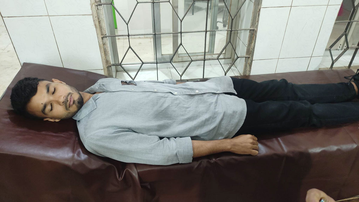সাভারে সাংবাদিকের ওপর হামলা, ক্যামেরা ভাঙচুর