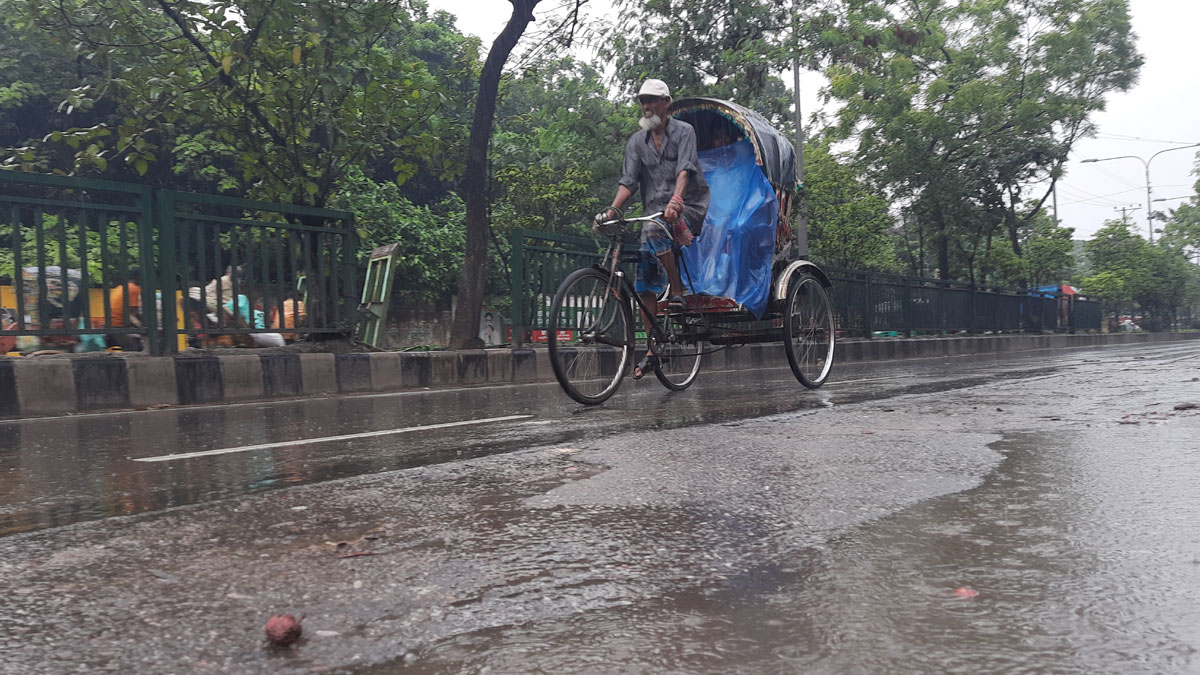 সাগরে মোখা, ৮ বিভাগেই বৃষ্টির আভাস