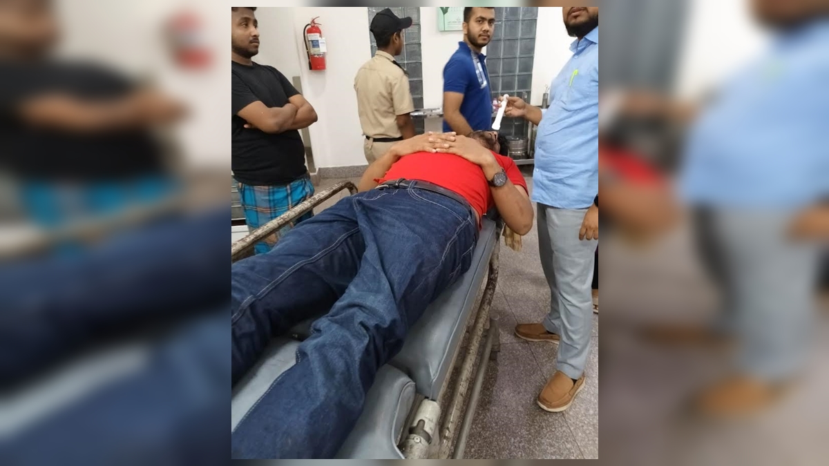 বাঙলা কলেজে অভ্যন্তরীণ কোন্দলে ছাত্রলীগ নেতাকে কুপিয়ে জখম